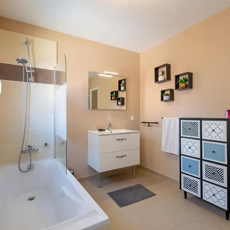 Julia By Interhome * Les Issambres