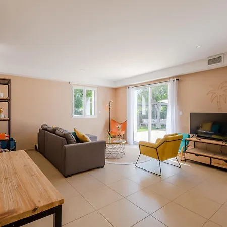 Holiday home Julia By Interhome La Garonnette-Plage